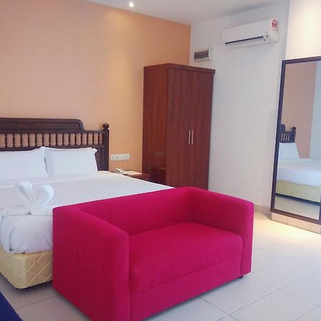 Mny Hotel & Resort Kampung Teluk Nipah Dış mekan fotoğraf